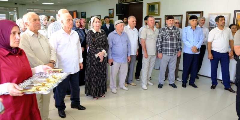 ЧЕЧНЯ. Искусство служит памяти: выставка в Доме профсоюзов в Грозном