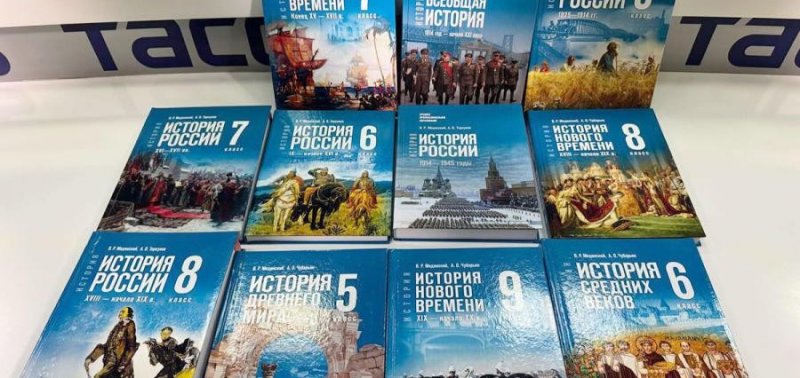 ЧЕЧНЯ. История в новых тонах: в школы Чечни поступили 157 тысяч новых учебников