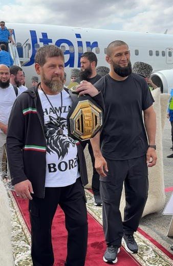 ЧЕЧНЯ. Триумфальное возвращение: Кадыров лично встретил чемпиона UFC Хамзата Чимаева в Грозном
