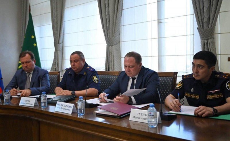 АДЫГЕЯ. Глава Адыгеи Мурат Кумпилов провел совещание по вопросам обеспечения общественной безопасности