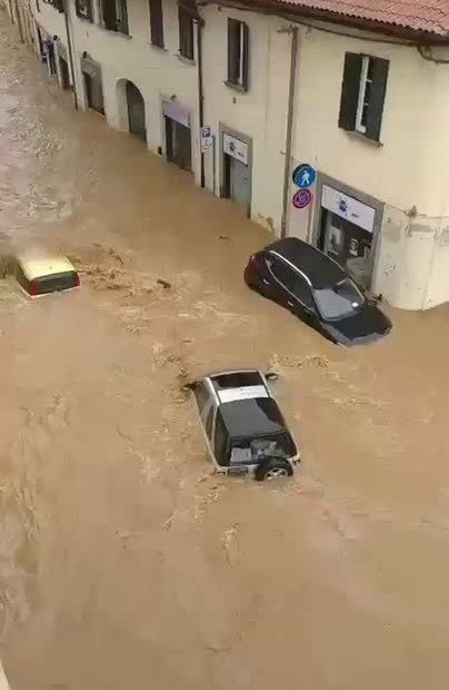 Апокалипсис в долине: Италия тонет под ливневыми водами, как в фильме про конец света