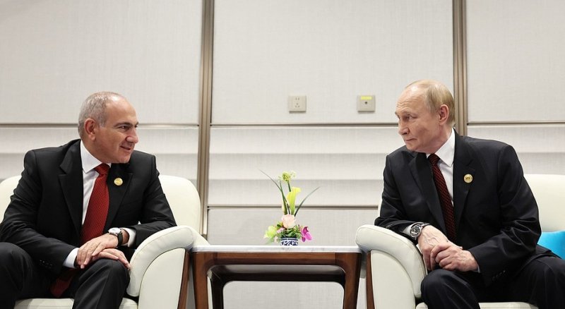 АРМЕНИЯ. Владимир Путин побеседовал с Николом Пашиняном в Тяньцзине