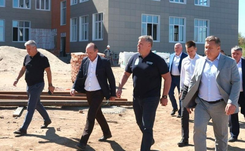 АСТРАХАНЬ. В Астрахани завершается строительство новой школы в микрорайоне Бабаевского