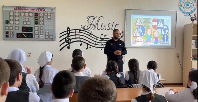 ЧЕЧНЯ. Безопасность с детства: в Наурском районе прошло важное мероприятие по профилактике ДТП с участием детей