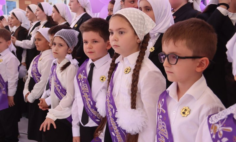 ЧЕЧНЯ. Школьный звонок в Чечне: 30 тысяч малышей впервые сели за парты