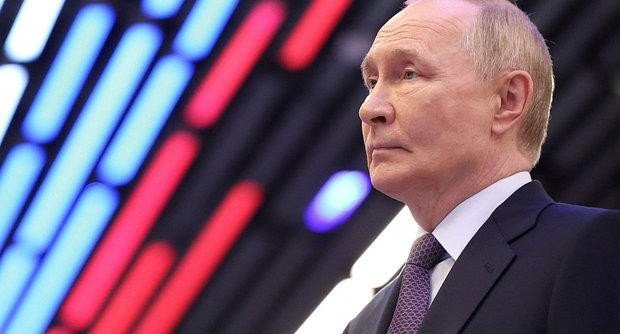 Прямая связь с президентом: Путин появился в российском мессенджере MAX