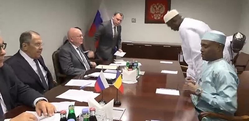 Россия и Чад договорились о развитии торговых и гуманитарных связей.