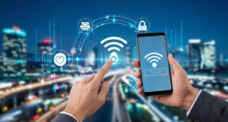 Жителей России предупредили о рисках подключения к случайным сетям Wi-Fi