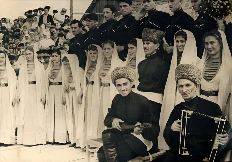 ЧЕЧНЯ. О чём поведала старая фотография. . .