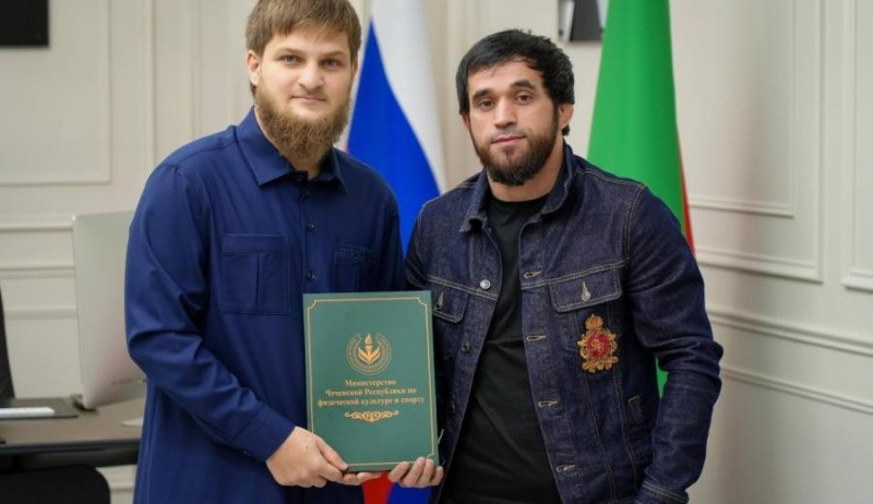 ЧЕЧНЯ. Бойцу клуба «Ахмат» вручили квартиру по решению фонда имени Ахмата-Хаджи Кадырова