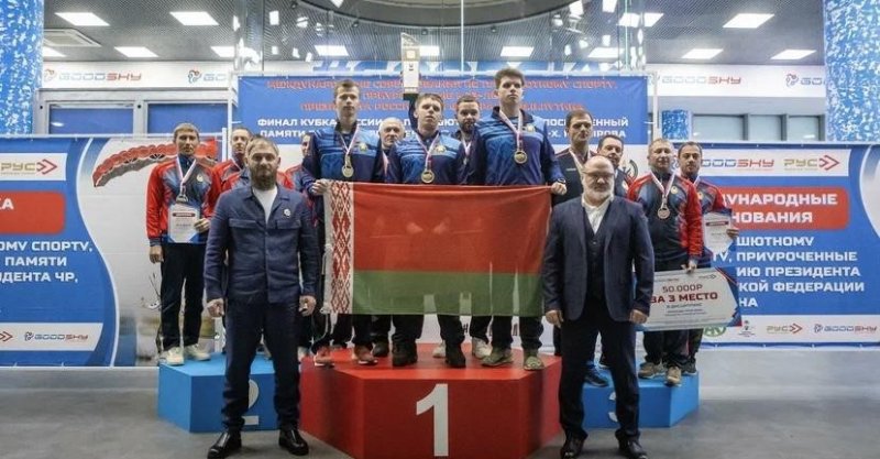ЧЕЧНЯ. Парашютисты из 27 регионов и двух стран соревновались в Чеченской Республике