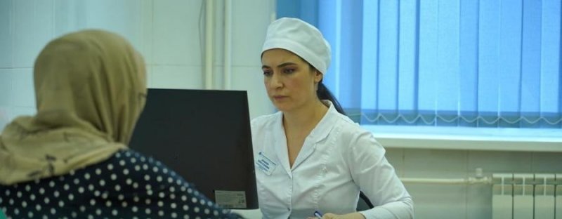 ЧЕЧНЯ. В Чечне за 10 месяцев 2025 года по программам «Земский доктор» и «Земский фельдшер» трудоустроены 56 медработников