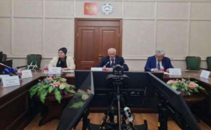КЧР. В Карачаево-Черкесии обсудили социально-трудовые отношения на заседании трехсторонней комиссии