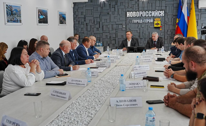 КРАСНОДАР. Андрей Кравченко: Более 20 организаций Новороссийска регулярно отправляют гуманитарные грузы на передовую