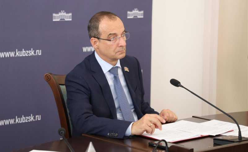 КРАСНОДАР. На планерке депутаты ЗСК обсудили вопрос оказания бесплатной юридической помощи жителям края