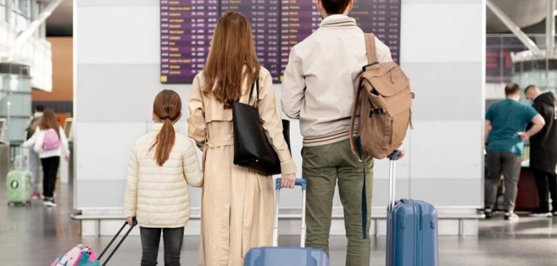 С 2026 года детям до 14 лет для поездок в страны СНГ понадобится загранпаспорт