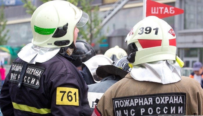 Спасатели тушили масштабный пожар в Луганске