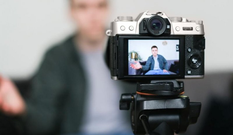 В России хотят обязать блогеров подтверждать диплом при обсуждении медицины, финансов и права