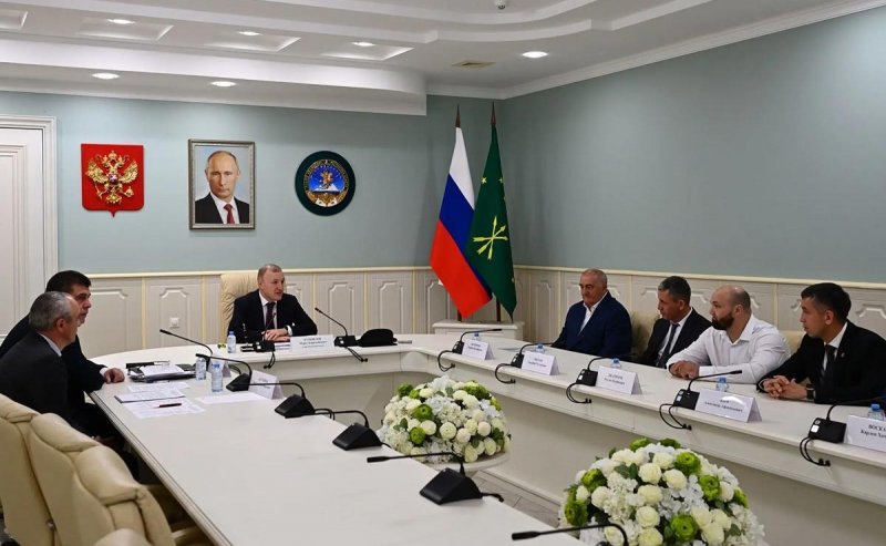 АДЫГЕЯ. Глава Адыгеи Мурат Кумпилов на встрече со спортсменами: Увеличим выплаты воспитателям чемпионов, дополнительно профинансируем медобслуживание и командировки