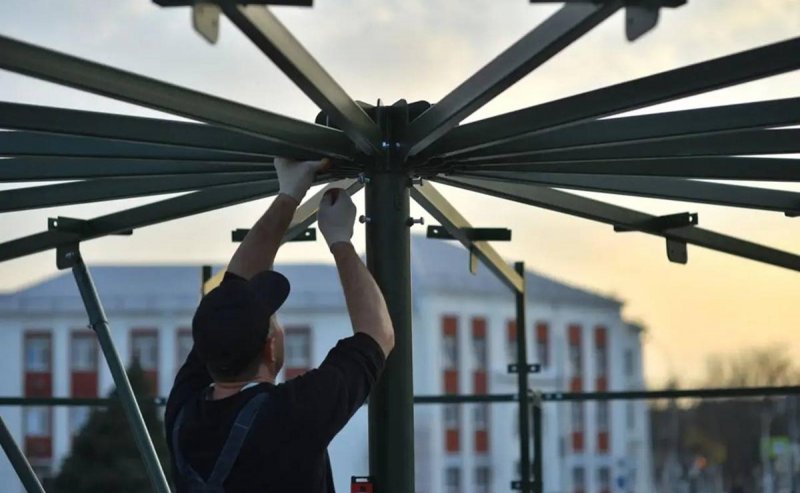 АДЫГЕЯ. Праздник приближается: общественные пространства столицы Адыгеи украшают к Новому году