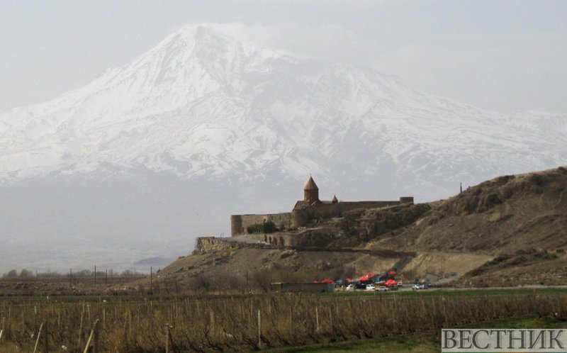 АРМЕНИЯ. Гора Арарат пропала со штампов о въезде в Армению