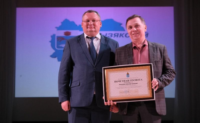 АСТРАХАНЬ. Председатель Думы Астраханской области Игорь Мартынов поздравил жителей Камызякского района с вековым юбилеем