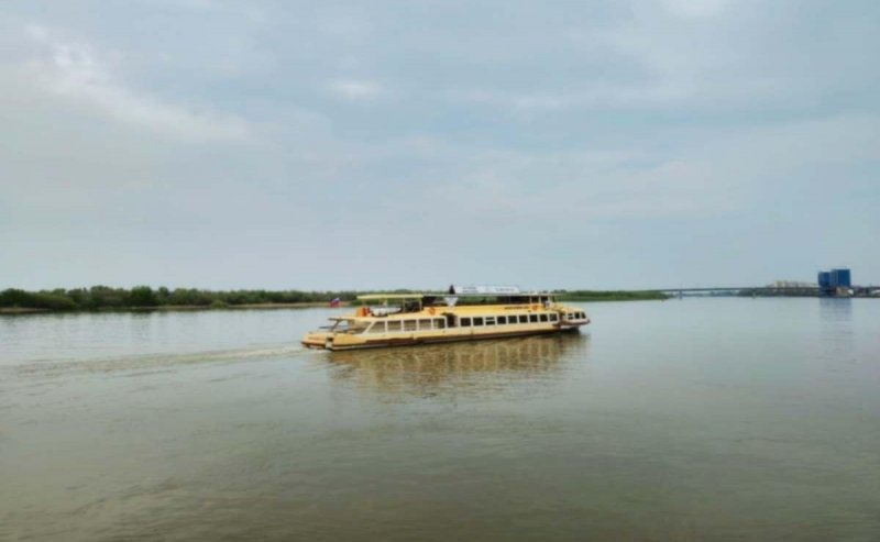 АСТРАХАНЬ. У астраханцев и гостей города осталось мало времени для речных путешествий