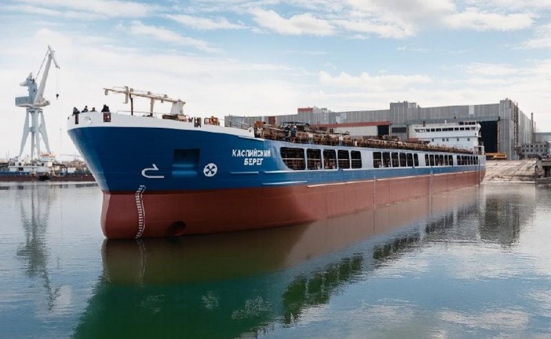 АСТРАХАНЬ. В Астраханской области новый сухогруз «Каспийский берег» отправился на ходовые испытания