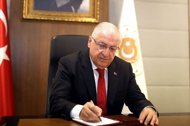 АЗЕРБАЙДЖАН. Глава Минобороны Турции созвонился с коллегами из Азербайджана и Грузии