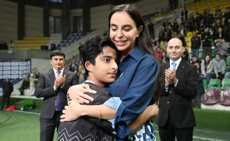 АЗЕРБАЙДЖАН. Лейла, Арзу и Алена Алиевы посетили соревнования по мини-футболу среди воспитанников детдомов