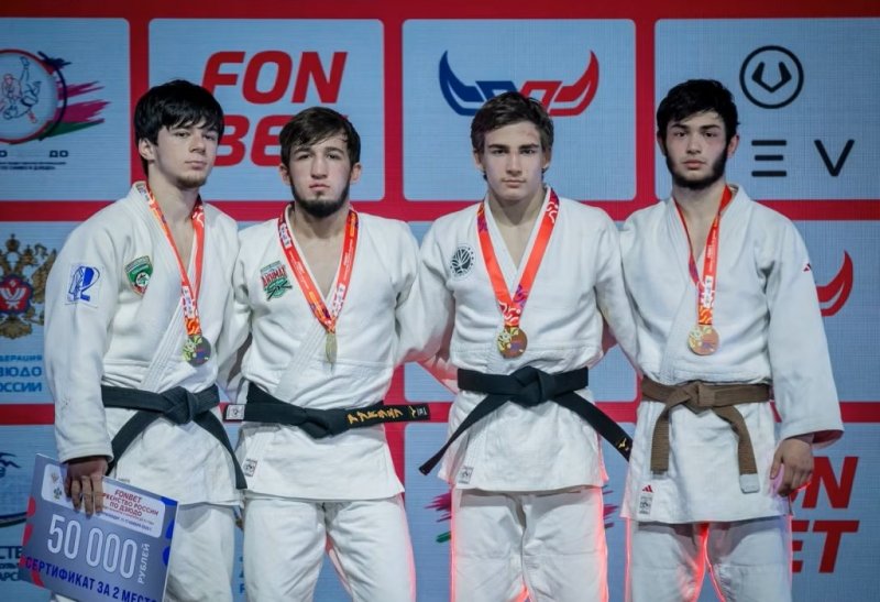 ЧЕЧНЯ. Финал между своими: Абдулаев и Маштаев принесли Чечне «серебро»