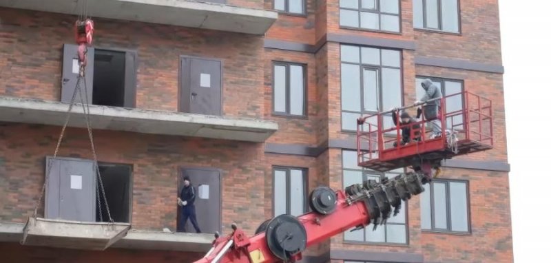 ЧЕЧНЯ. Усман Баширов проинспектировал стройки жилых комплексов в Гудермесе