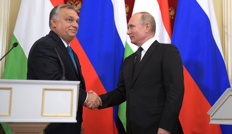 Орбан летит на встречу с Путиным