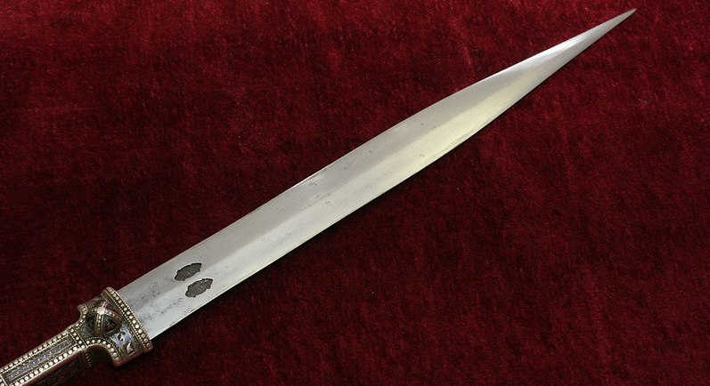 ЧЕЧНЯ. Довта — легендарный мастер оружия, чье имя носили мечи и сабли, изменившие ход битвы