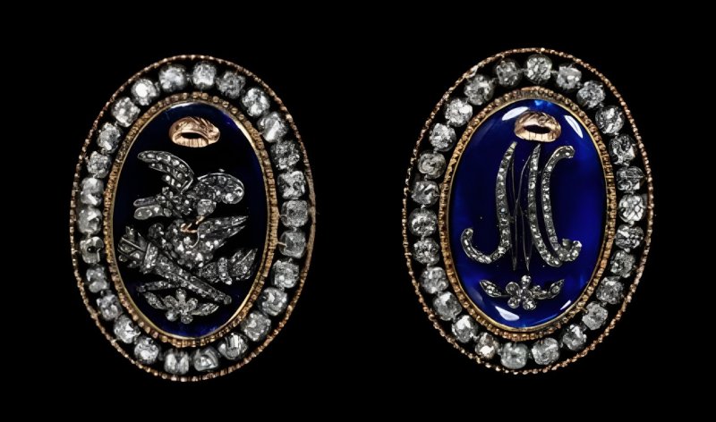 Украшения Марии-Антуанетты на выставке в Музее Виктории и Альберта в Лондоне