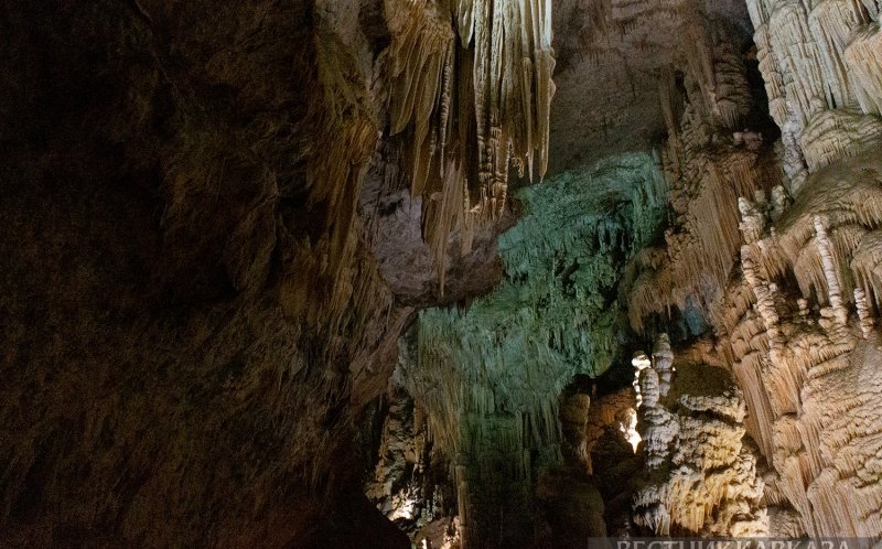 АБХАЗИЯ. Около 390 тыс человек посетили Новоафонскую пещеру с начала года