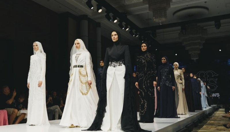 ЧЕЧНЯ. Модный дом Firdaws представил в Бахрейне коллекцию haute couture, вдохновлённую чеченской поэзией