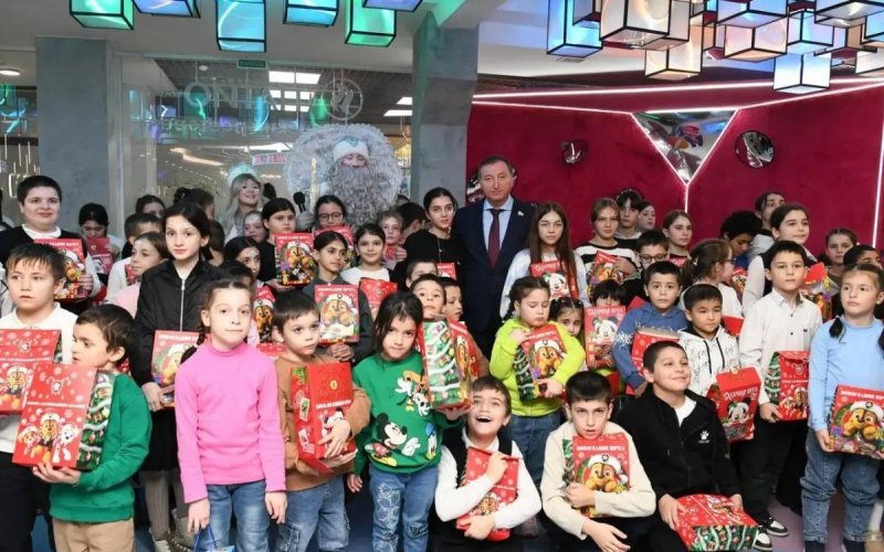 ДАГЕСТАН. Заур Аскендеров организовал праздник для детей из социальных учреждений Дагестана и семей участников СВО