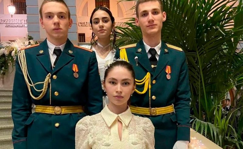 КЧР. Алексей Баскаев: Воспитанники Центра «Авангард» приняли участие в X Кремлевском благотворительном кадетском бале в Москве