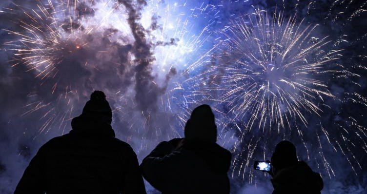 Опасное веселье: за нарушение правил запуска пиротехники грозит крупный штраф.