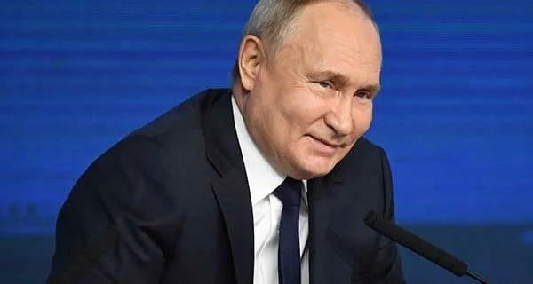 Путин назвал Зеленского «талантливым артистом» и прокомментировал постановочное видео из Купянска