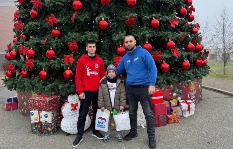 ЧЕЧНЯ. «Ёлка желаний» в Чечне: активисты исполнили мечту маленького Ахмеда