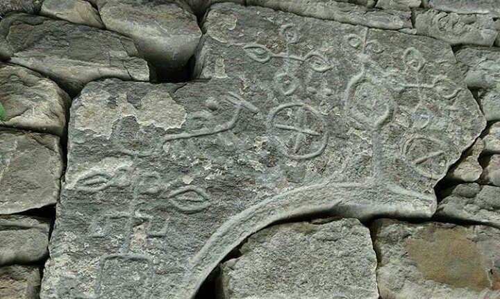 ЧЕЧНЯ. Петроглифы чеченского средневековья: язык камня и солнца