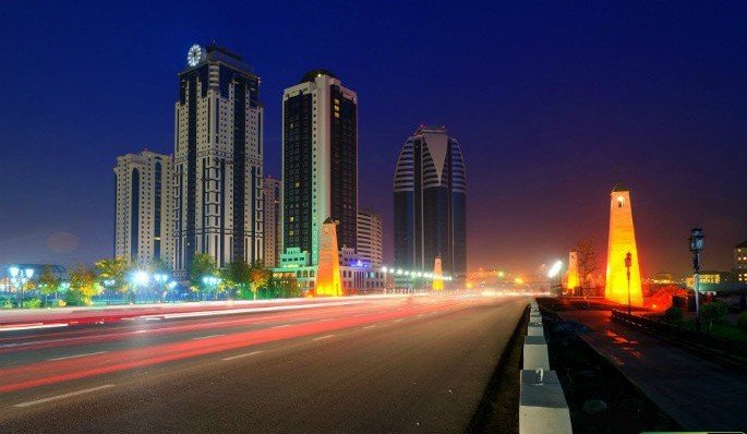 ЧЕЧНЯ. Бойцы Росгвардии остановили машины чтобы вручить финики