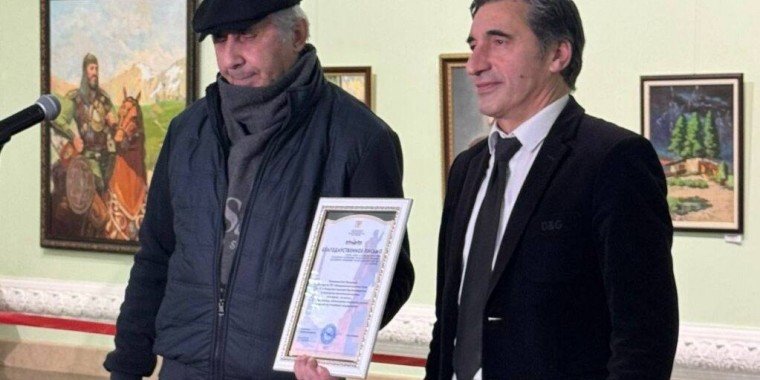 ЧЕЧНЯ.  Открытие выставки народного художника в Грозном собрало любителей искусства