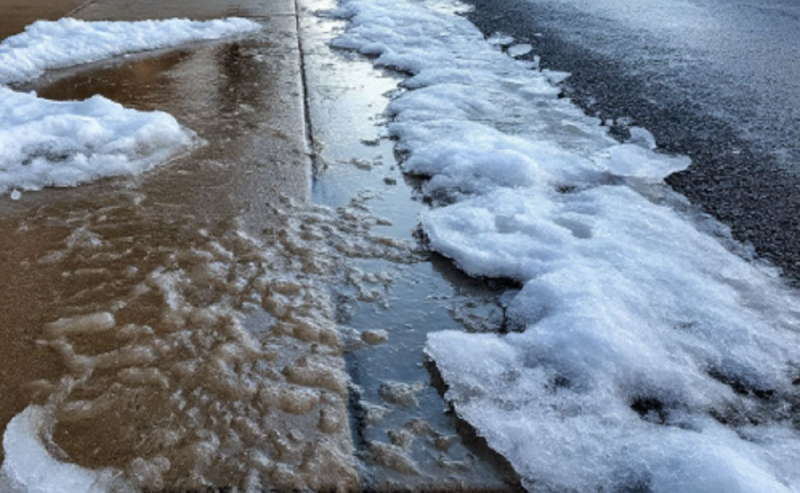 РОСТОВ. Власти призвали ростовчан оставаться дома из-за гололеда