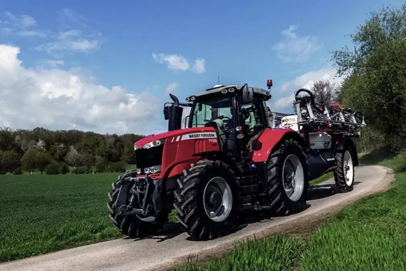 Adeco в поле: почему сельхозтехника требует масел, которых нет в обычном автомагазине