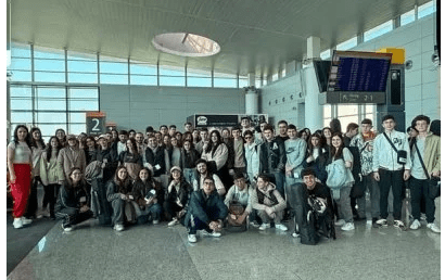 Артисты ансамбля «Ереван» спецрейсом из Ливана вернулись в Армению