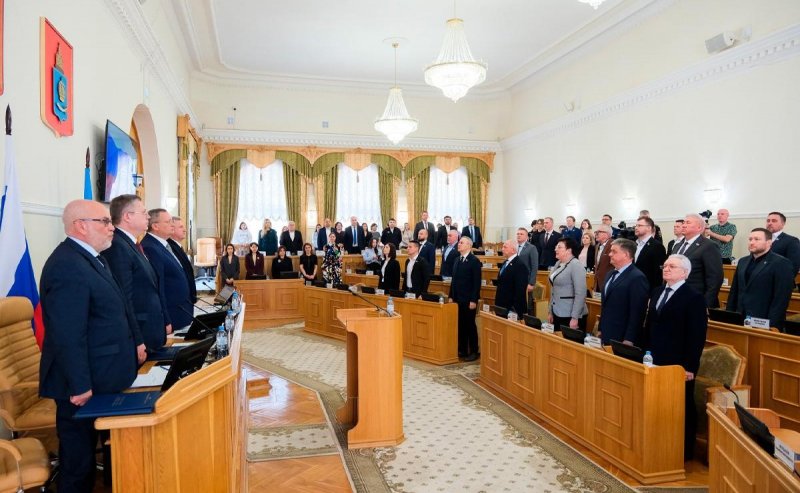 АСТРАХАНЬ. Дума Астраханской области поддержала новые меры по защите прав несовершеннолетних граждан и многодетных матерей