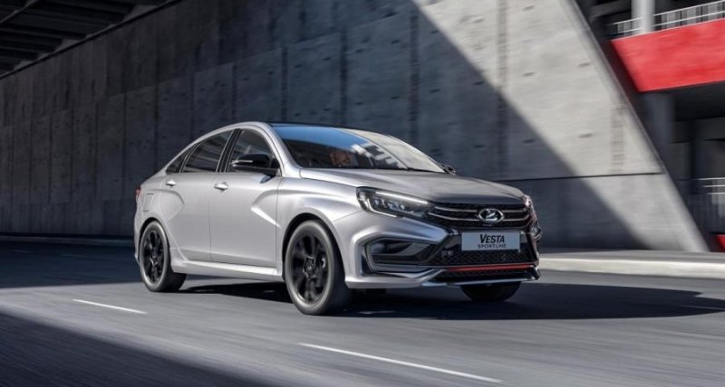 «АвтоВАЗ» вывел на трассу монстра: начались продажи новой Lada Vesta Sport с мотором 147 л.с.